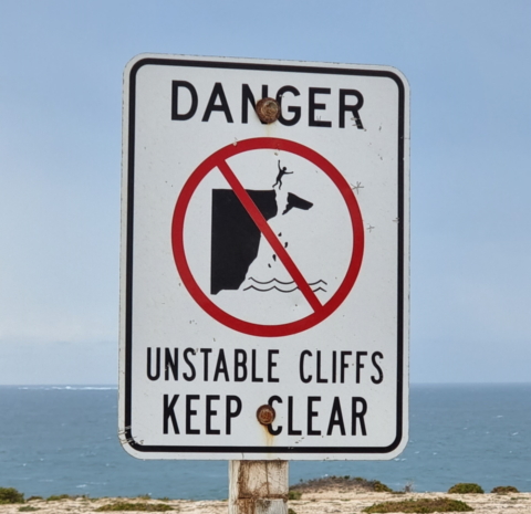 Unstable cliffs. Keep clear.